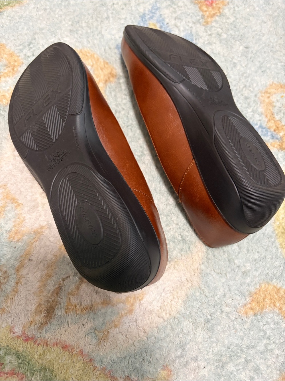 Life Stride Tan/Brown India Slip-On Loafers, Size 8.5W - Picture 3 of 4